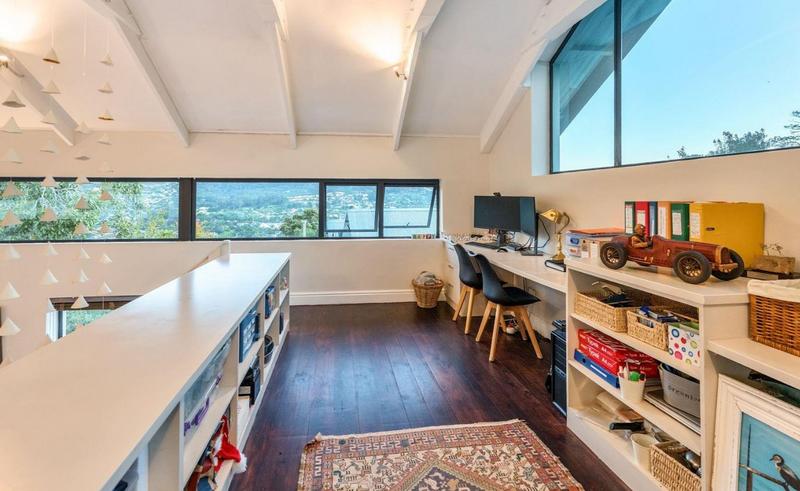 5 Bedroom Property for Sale in Hout Bay Western Cape